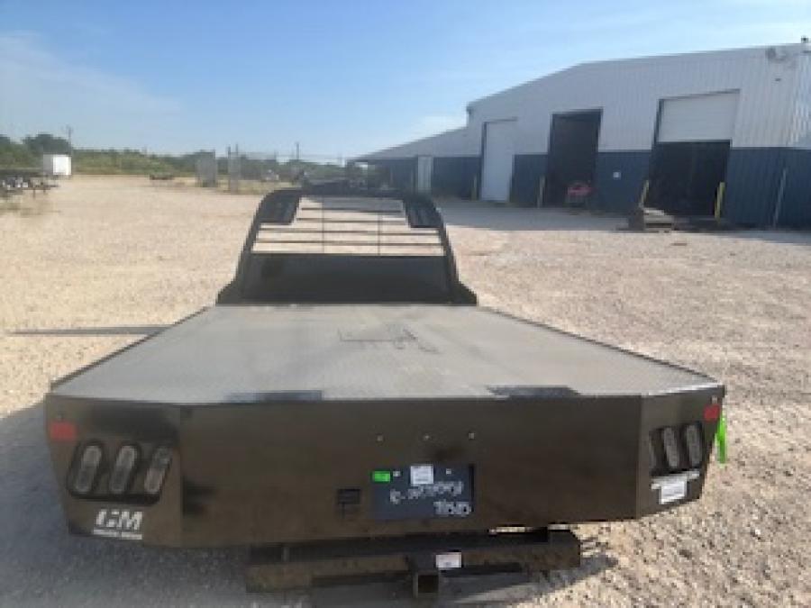 CM RD BED 114" L X 97" W X 84" CA X 34" RUNNERS Image 0