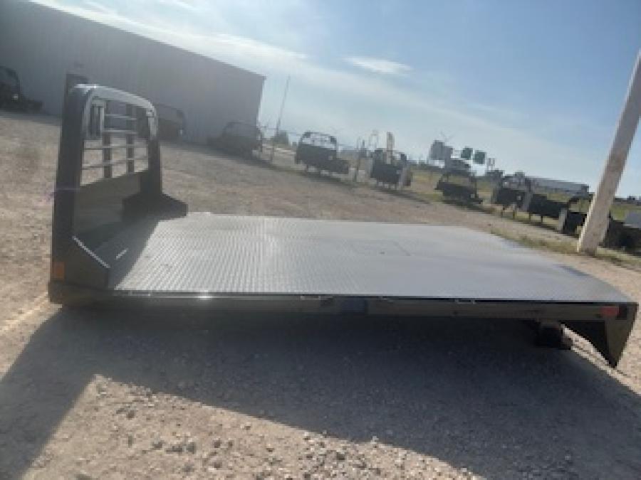 CM RD BED 114" L X 97" W X 84" CA X 34" RUNNERS Image 2