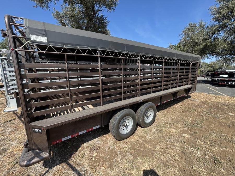 6’8″x24’x6’6″ gooseneck steel livestock trailer by Delta Image 1