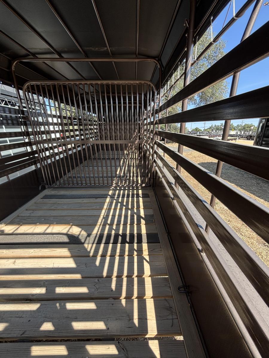 6’8″x24’x6’6″ gooseneck steel livestock trailer by Delta Image 3