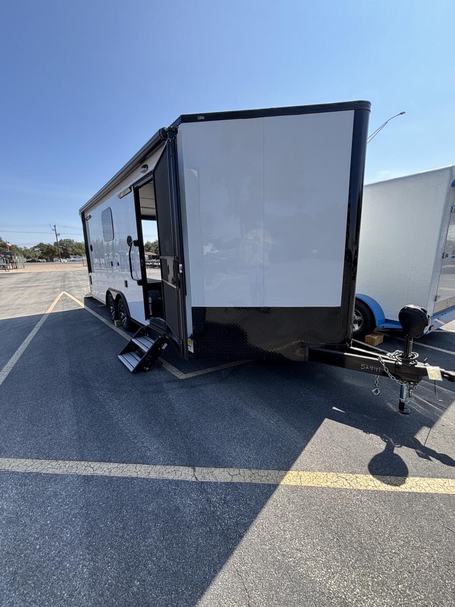 8.5×20 tandem axle enclosed cargo trailer with tons on extra’s Image 0