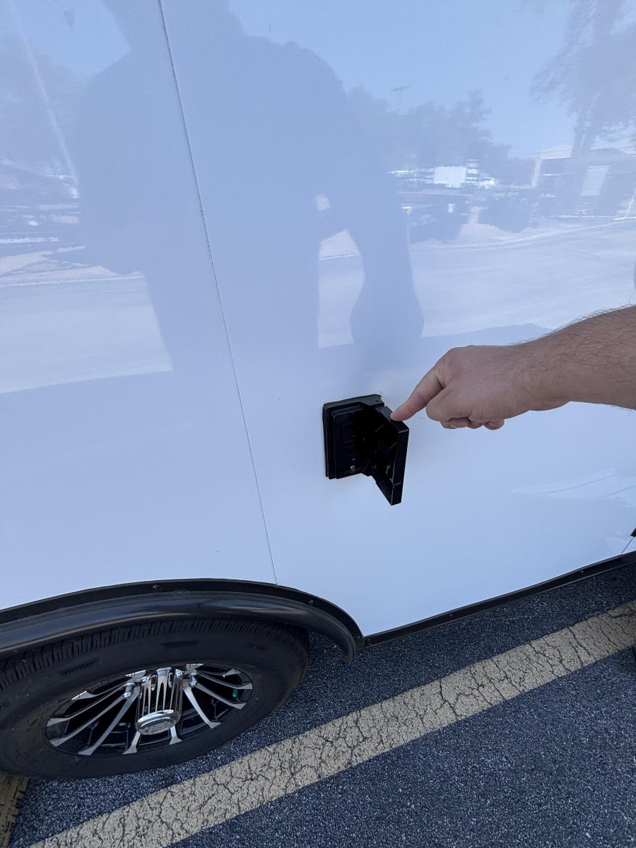 8.5x20 tandem axle enclosed cargo trailer with tons on extra's Image 4