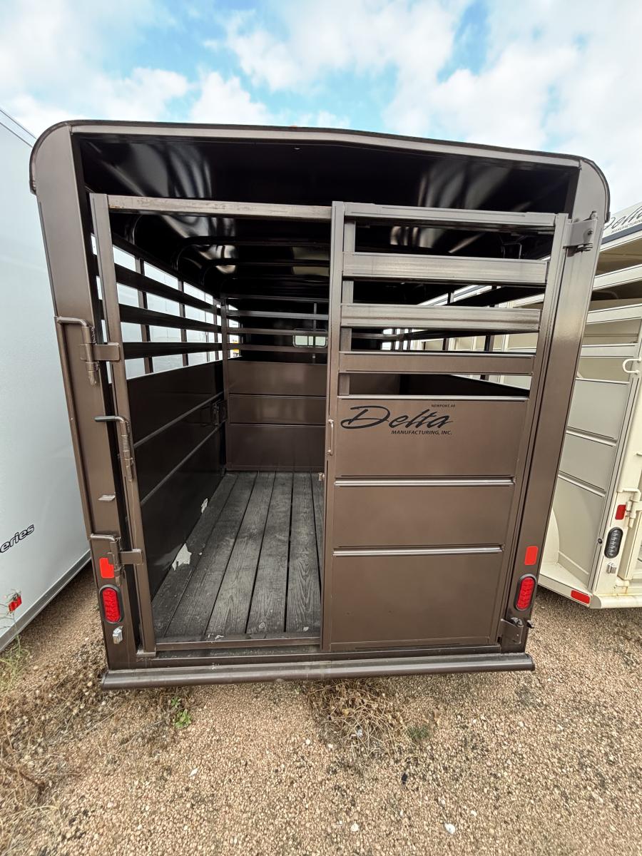 6x14x6’6″ livestock trailer by Delta Image 2