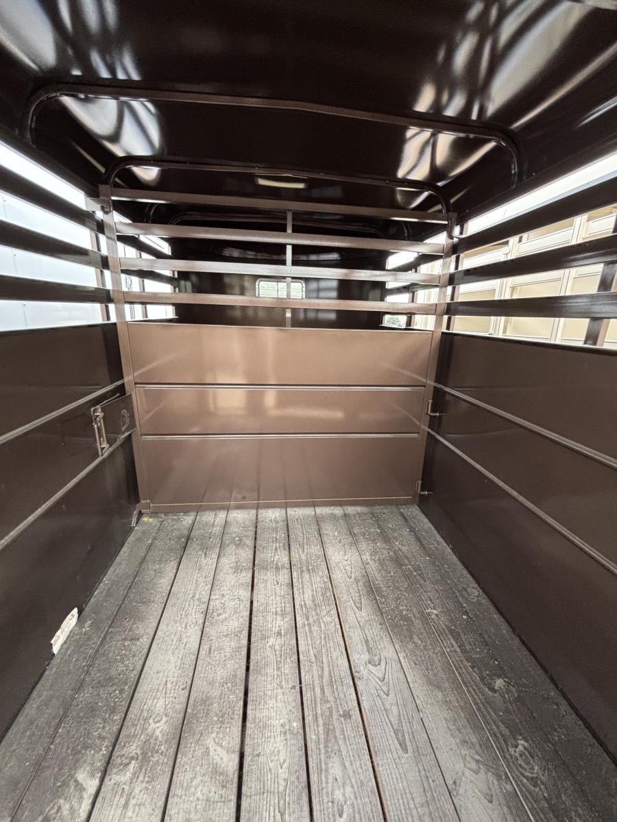 6x14x6’6″ livestock trailer by Delta Image 3