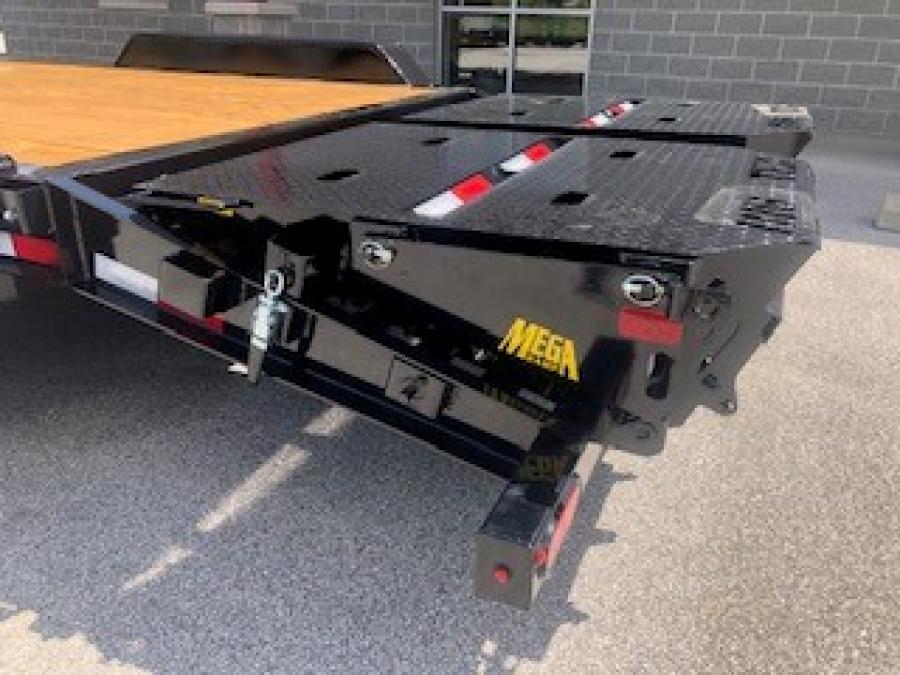 Big Tex 14EH, Equipment, 83" x 18', 15.4K, Dovetail, Mega Ramps, X-Series Image 9
