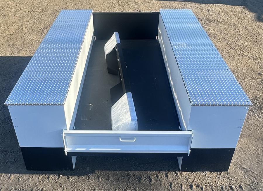 CM CMG1 CMG 110" 94" SERVICE BODY BY CM Image 1