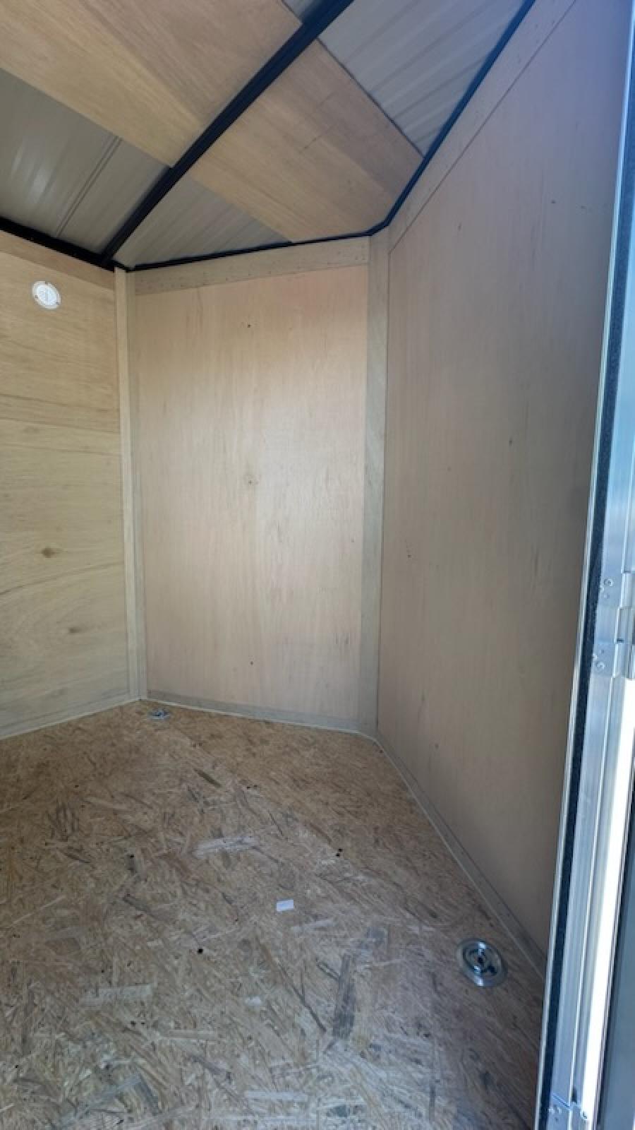 7X16 7X16 V NOSE ENCLOSED STD RAMP DOOR 7K BY CARRY ON Image 3