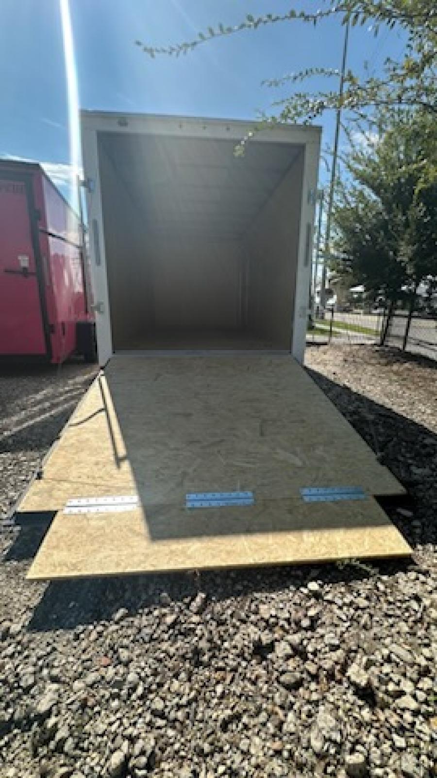7X16 7X16 V NOSE ENCLOSED STD RAMP DOOR 7K BY CARRY ON Image 5