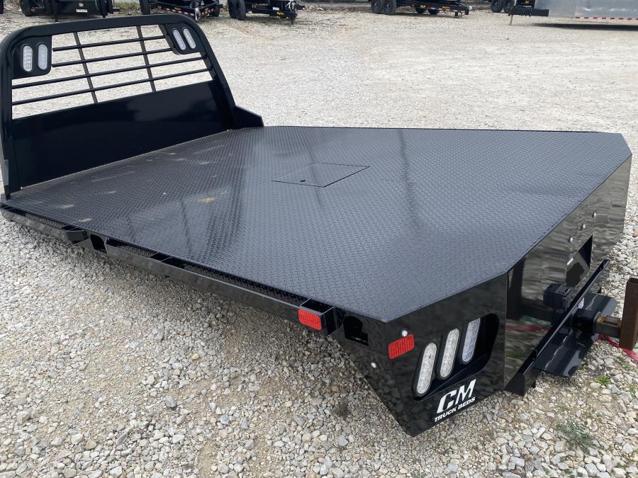 CM RD BED 114" L X 97" W X 84" CA X 34" RUNNERS Image 0