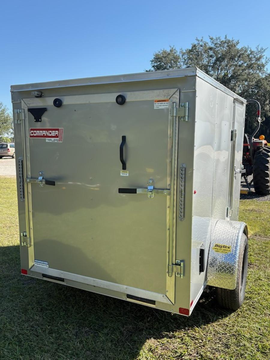 5X8C 5X8 V NOSE ENCLOSED STD RAMP DOOR 3K BY CARRY ON Image 1