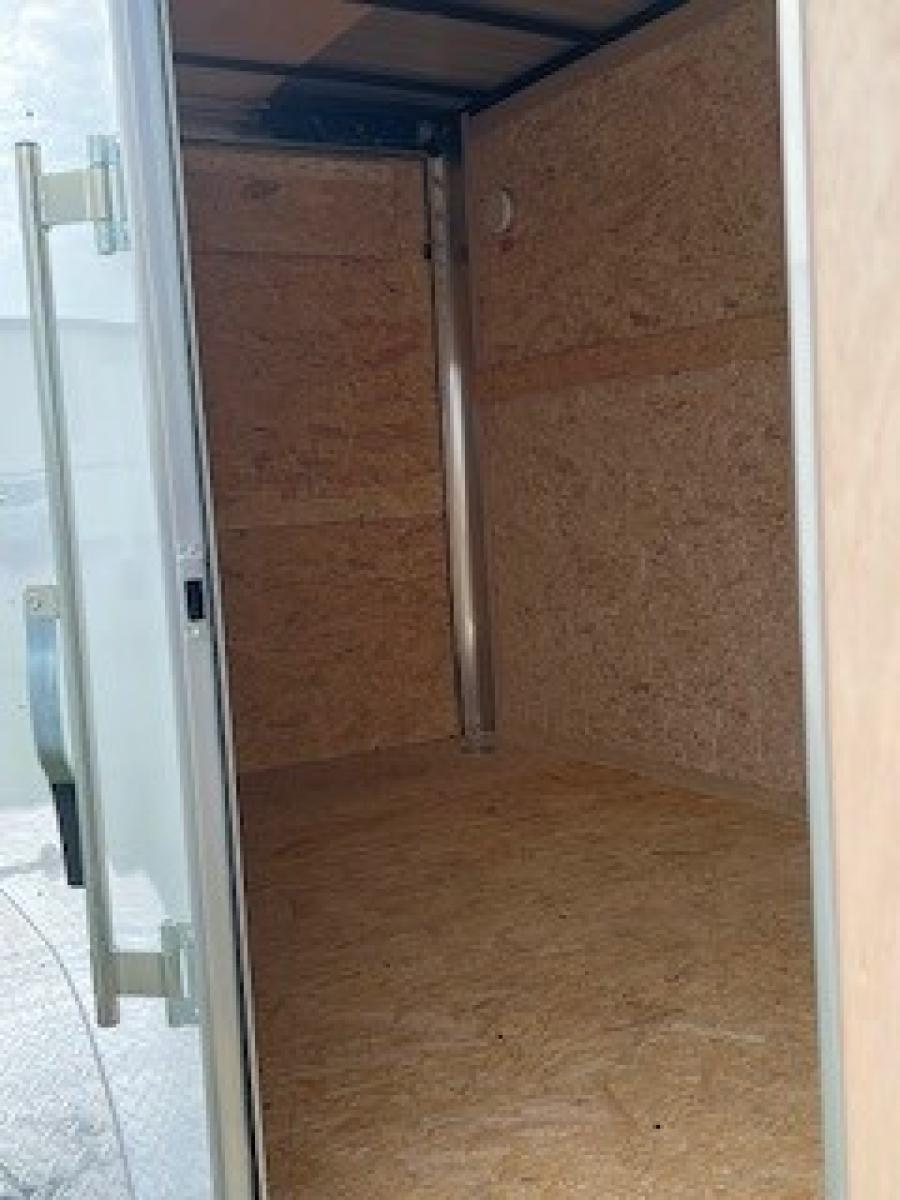 7X14 7X14 V NOSE ENCLOSED STD RAMP DOOR 7K BY CARRY ON Image 3