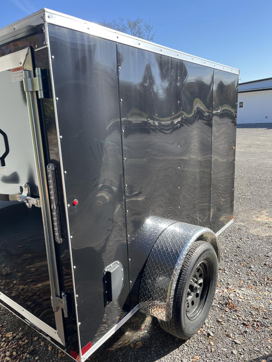 5X8C 5X8 V NOSE ENCLOSED STD RAMP DOOR 3K BY CARRY ON Image 6