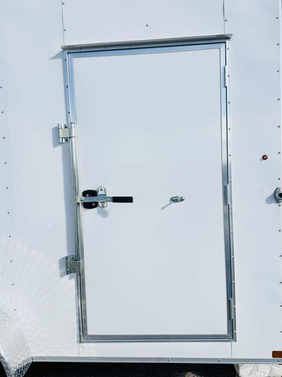7X14 7X14 V NOSE ENCLOSED STD RAMP DOOR 7K BY CARRY ON Image 4