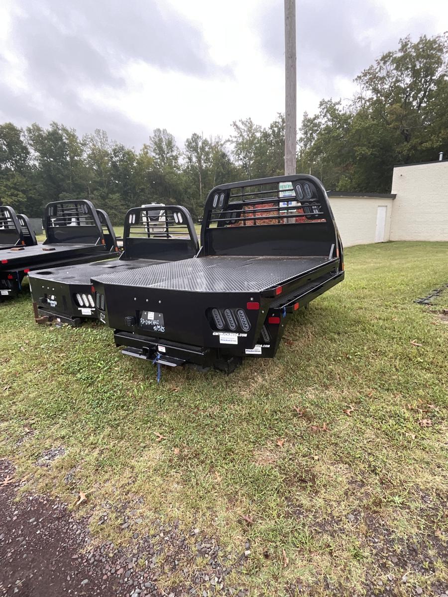 CM RD BED 84" L X 84" W X 38" CA X 42" RUNNERS Image 0