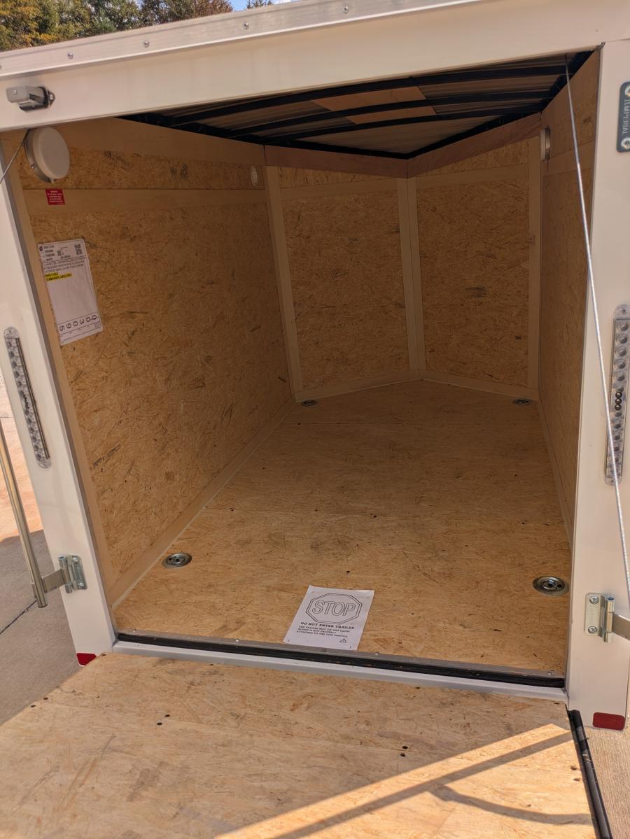 5X8C 5X8 V NOSE ENCLOSED STD RAMP DOOR 3K BY CARRY ON Image 2