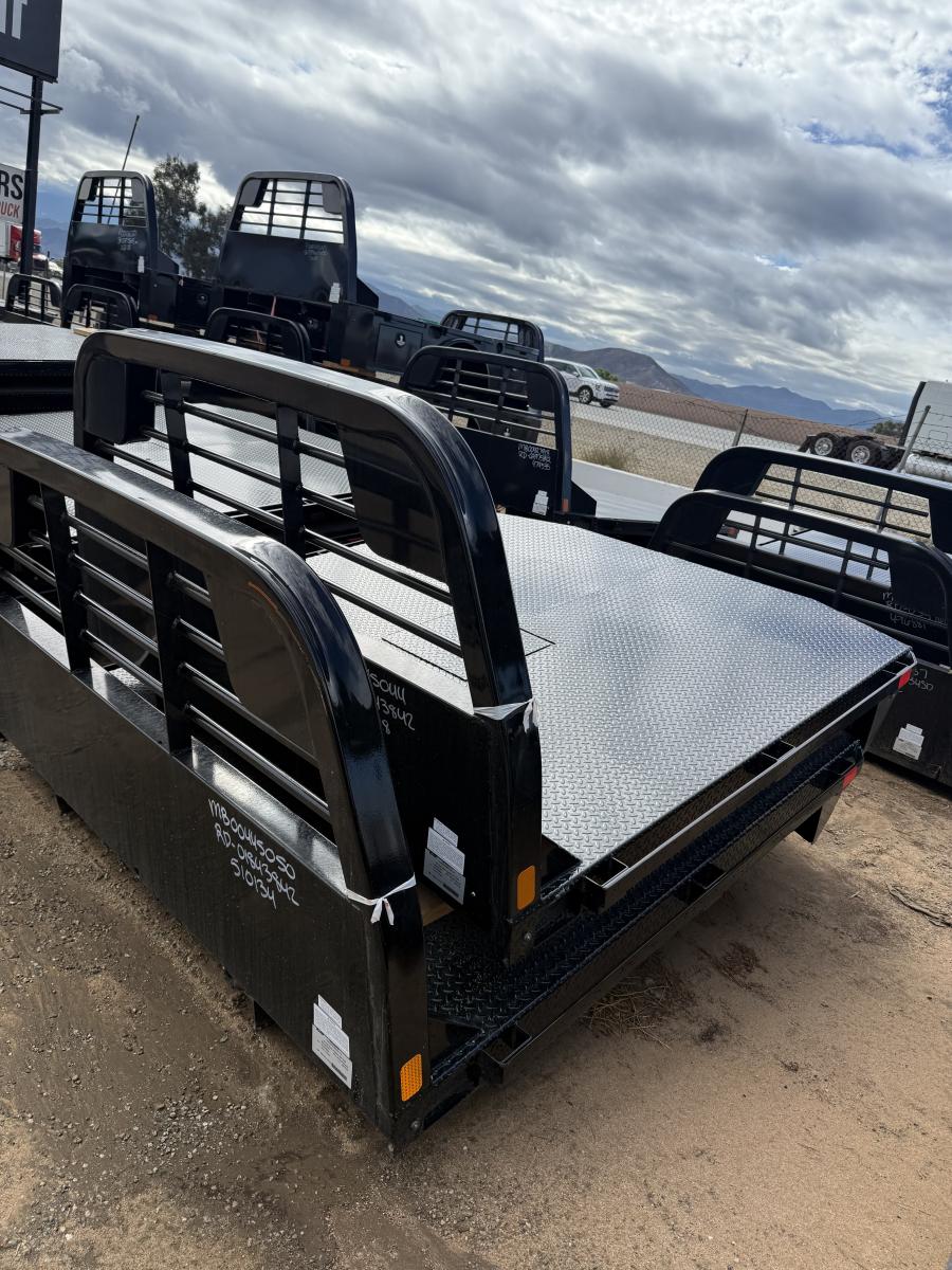 CM RD BED 84" L X 84" W X 38" CA X 42" RUNNERS Image 0