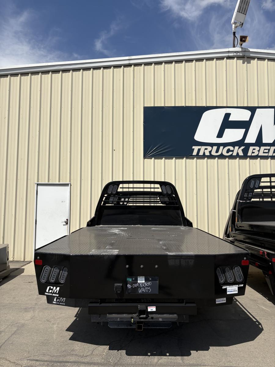 CM RD BED 114" L X 97" W X 84" CA X 34" RUNNERS Image 0