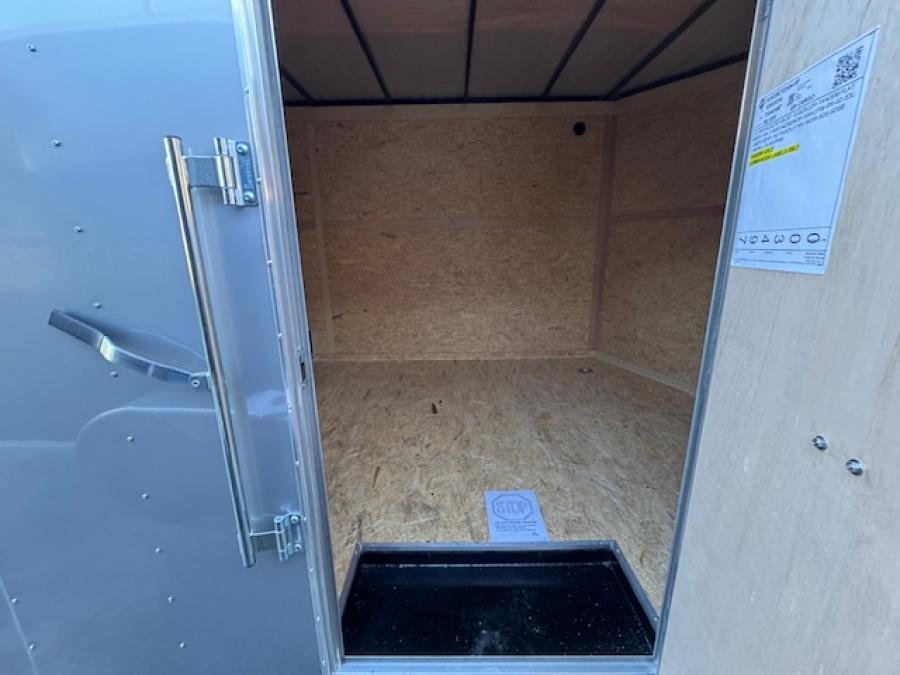 85X2 85X24 V NOSE ENCLOSED STD RAMP DOOR 10K BY CARRY ON Image 1