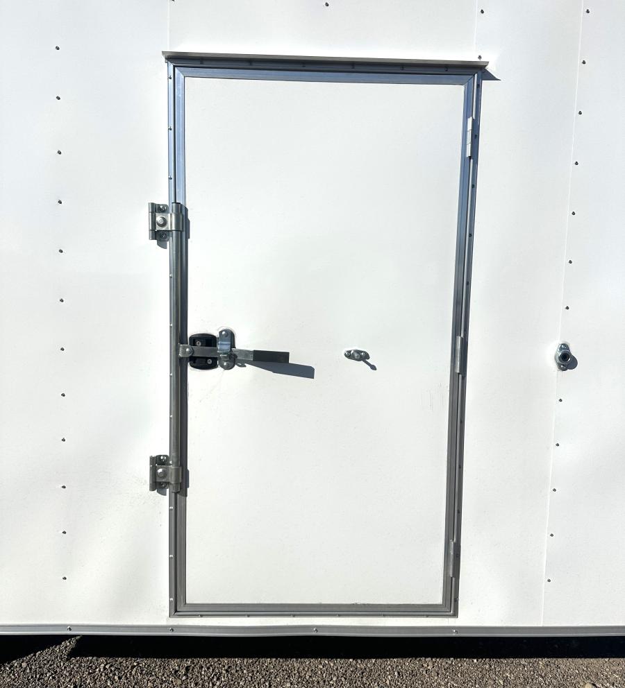 85X2 85X20 V NOSE ENCLOSED STD RAMP DOOR 10K BY CARRY ON Image 5