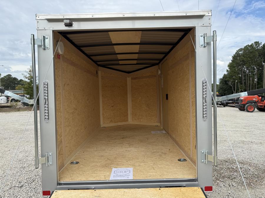 5X10 5X10 V NOSE ENCLOSED STD RAMP DOOR 3K BY CARRY ON Image 3