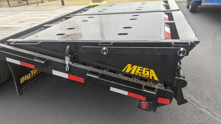 Big Tex 22PH, Pintle, 102" x 20', 23.9K, Dovetail, Mega Ramps Image 2
