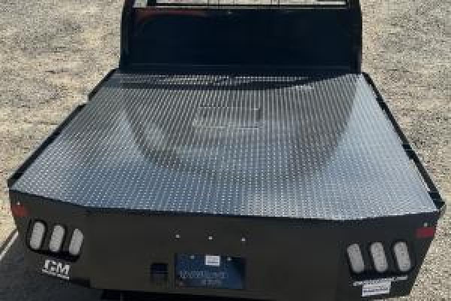 CM RD BED 86" L X 84" W X 58" CA X 42" RUNNERS Image 0