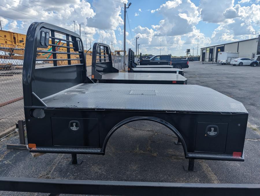 CM SK BED 86" L X 84" W X 56" CA X 42" RUNNERS Image 0