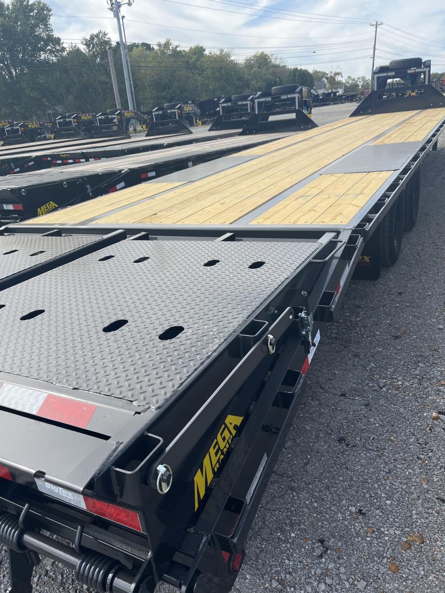 Big Tex 22GN, Gooseneck, 102" x 40', 23.9K, Dovetail, Mega Ramps Image 5