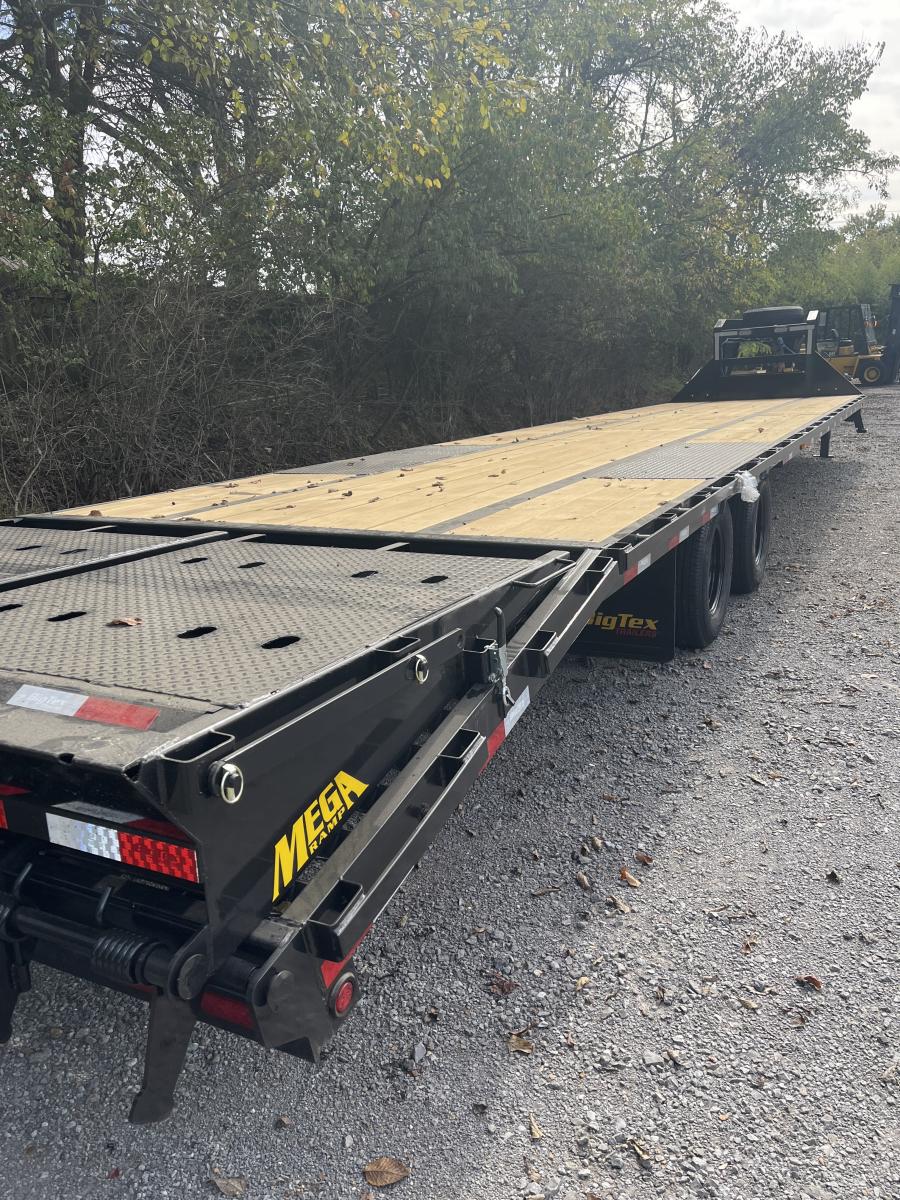 Big Tex 22GN, Gooseneck, 102" x 40', 23.9K, Dovetail, Mega Ramps Image 4
