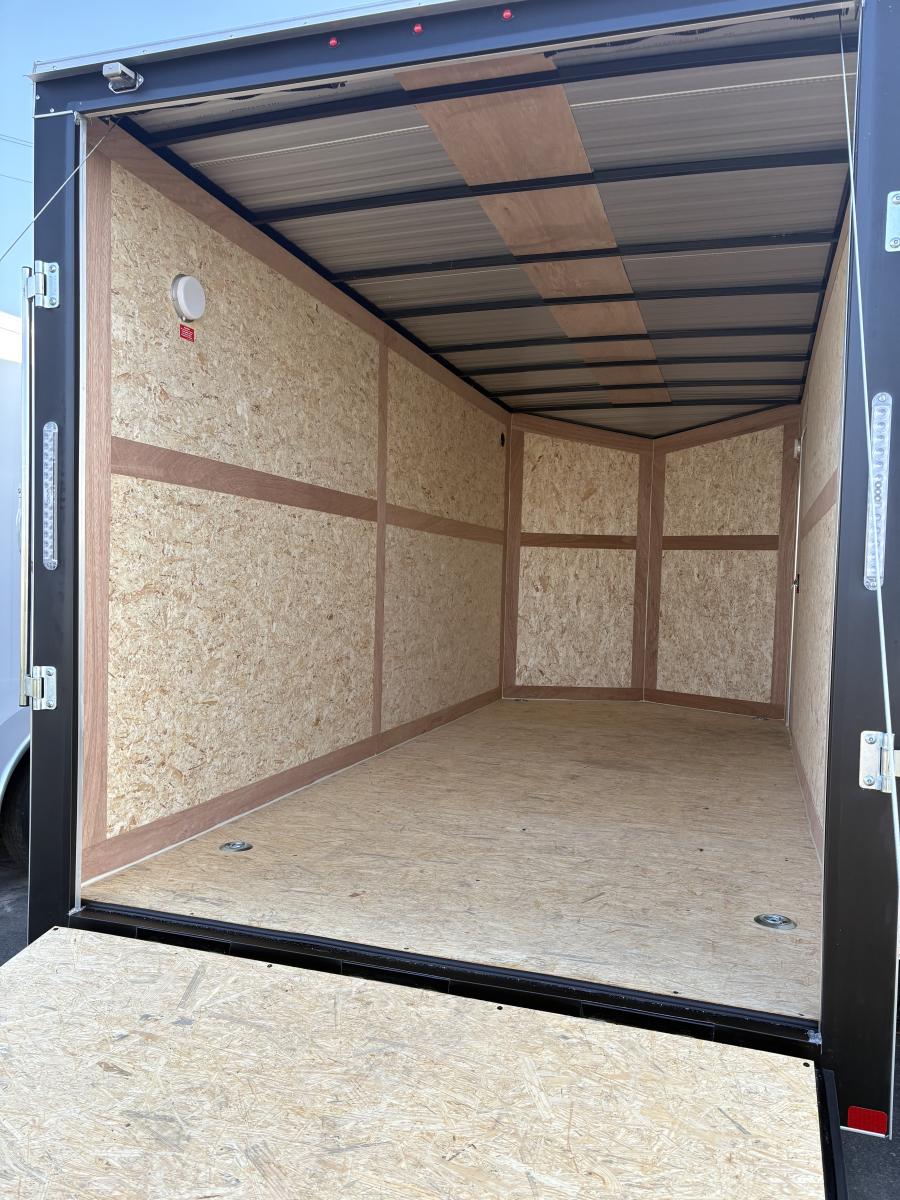 7X16 7X16 V NOSE ENCLOSED STD RAMP DOOR 7K BY CARRY ON Image 2