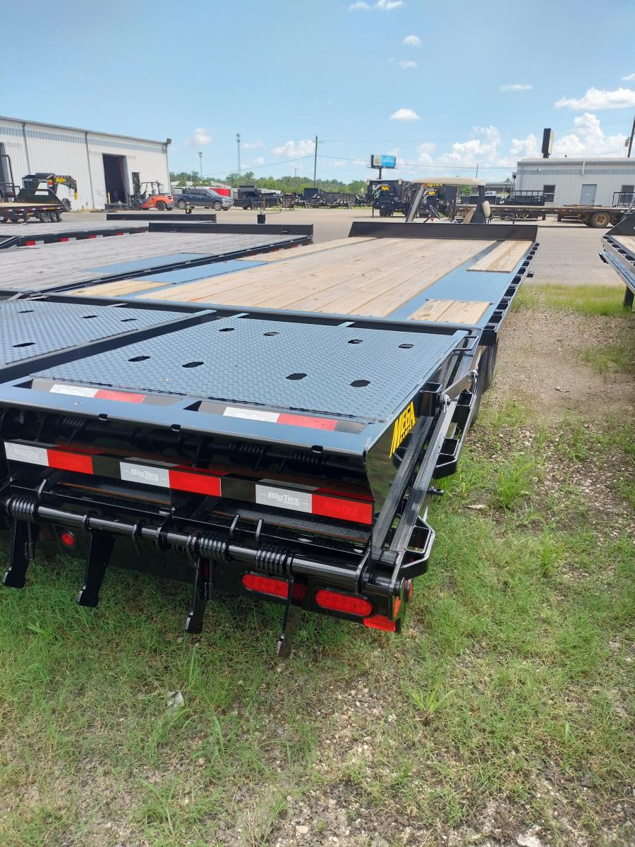 Big Tex 14PH, Pintle, 102" x 20', 15.9K, Dovetail, Mega Ramps Image 2