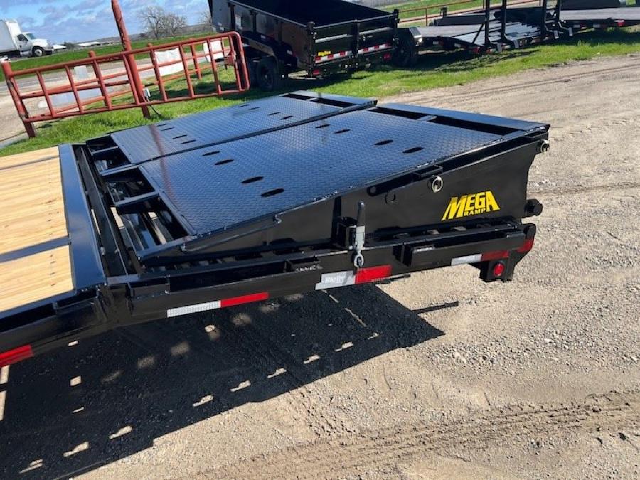 Big Tex 14GN, Gooseneck, 102" x 30', 15.9K, Dovetail, Mega Ramps Image 5