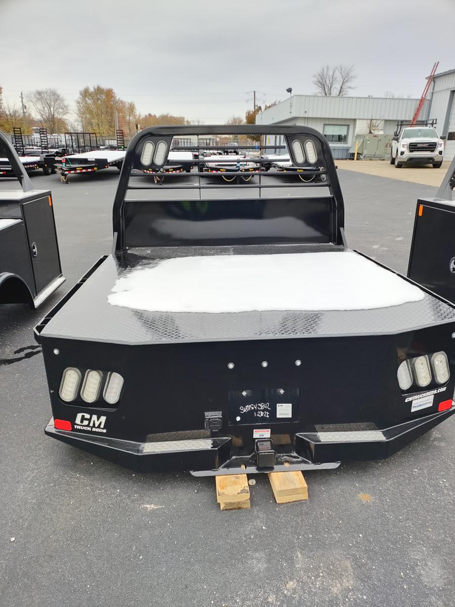 CM SK BED 97" L X 84" W X 42" CA X 42" RUNNERS Image 1