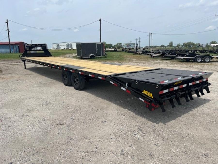 Big Tex 14GN, Gooseneck, 102″ x 40′, 15.9K, Dovetail, Mega Ramps image 3