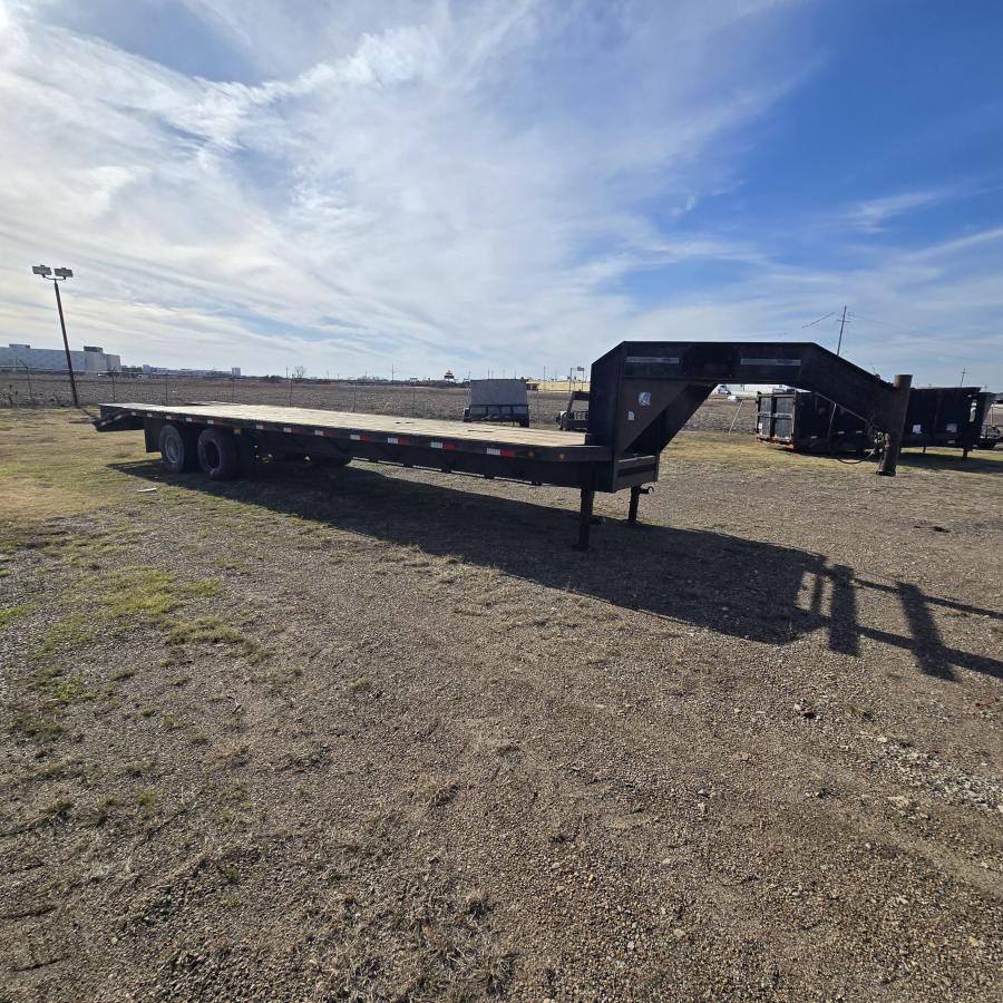 Used USED This item is a used trailer, please contact the store for the item name and condition Image 0