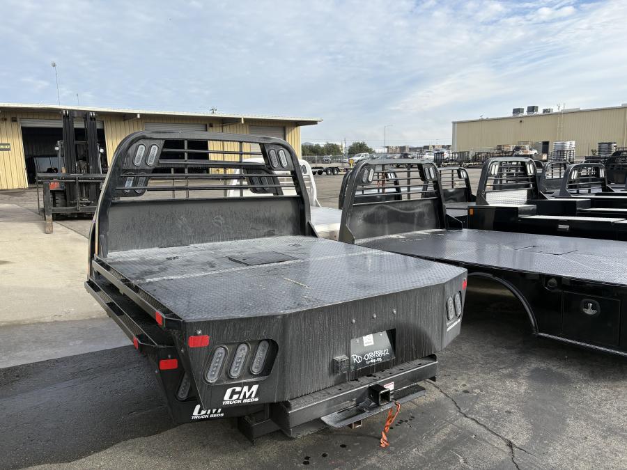 CM RD BED 84" L X 84" W X 38" CA X 42" RUNNERS Image 3