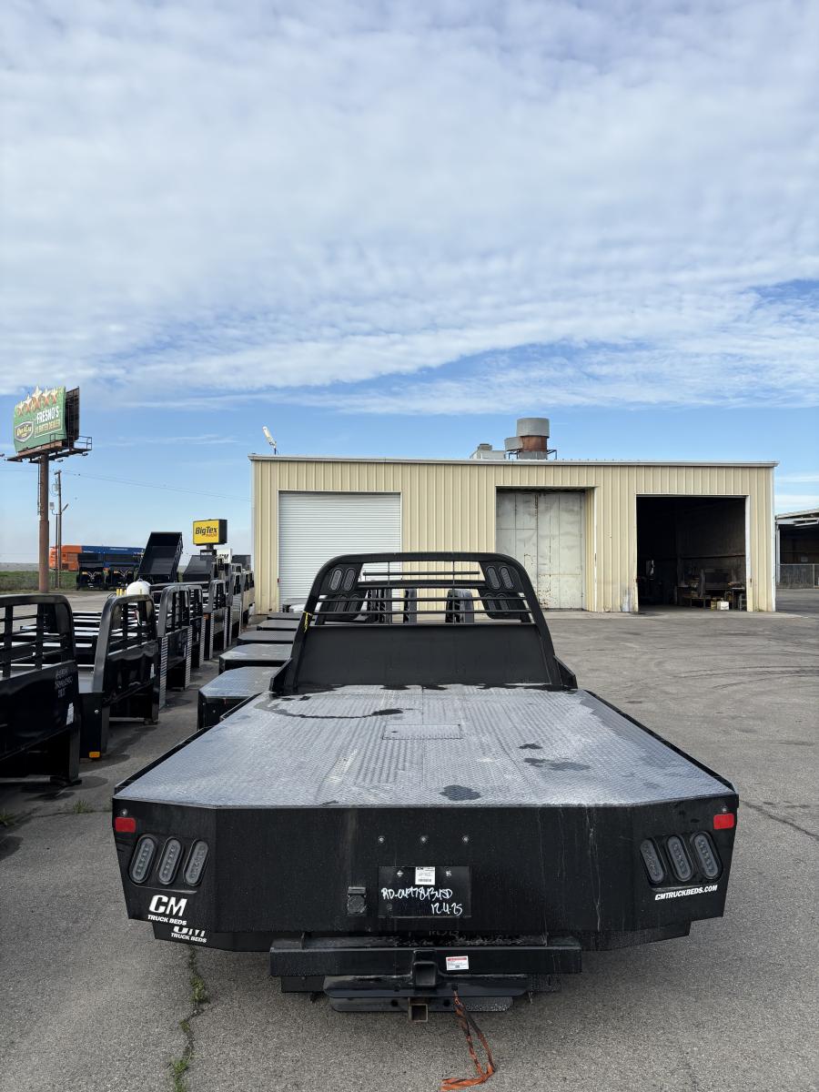 CM RD BED 114" L X 97" W X 84" CA X 34" RUNNERS Image 2