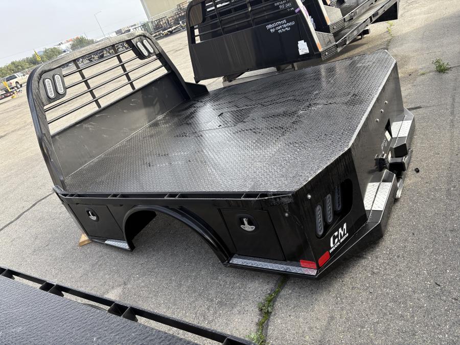 CM SK BED 86″ L X 97″ W X 56″ CA X 42″ RUNNERS Image 2