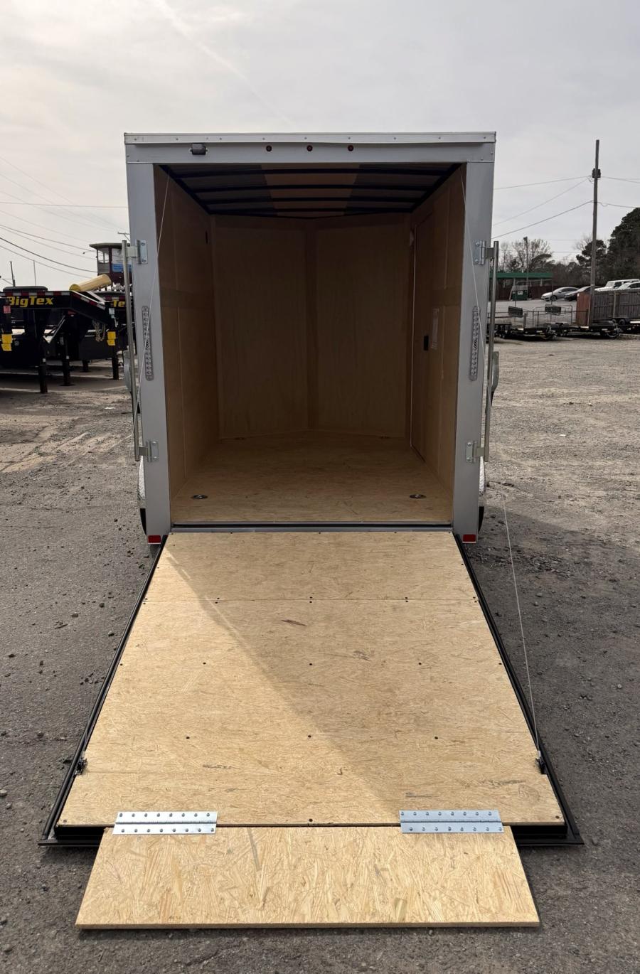 6X10 CARRY-ON 6X10 ENCLOSED 3K RD S Image 1