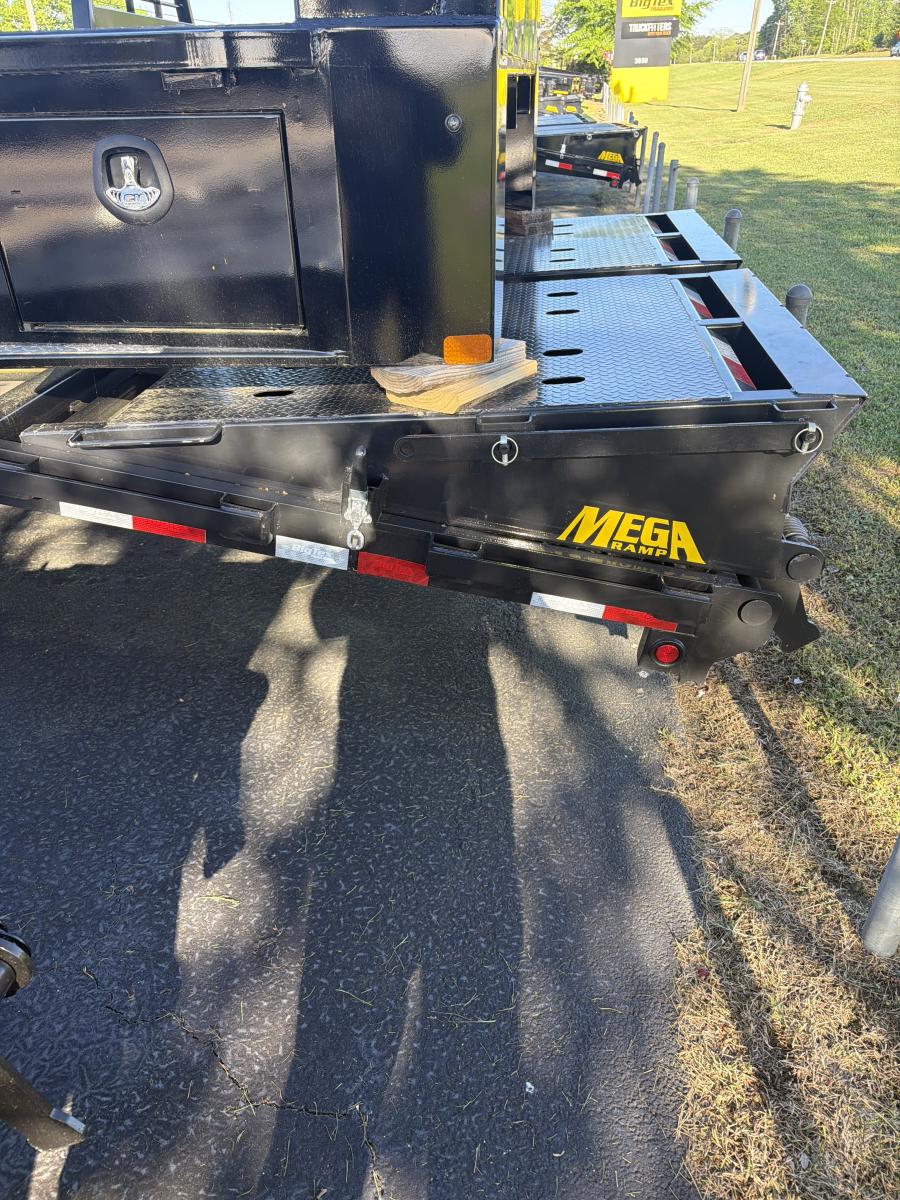 Big Tex 16GN, Gooseneck, 102" x 40', 17.5K, Dovetail, Mega Ramps Image 2