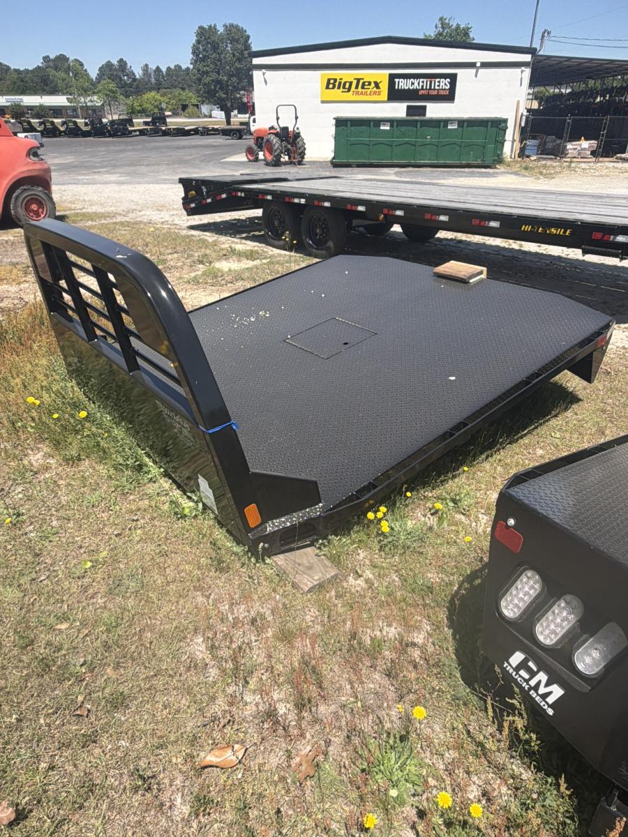 CM RD BED 8'6" L X 97" W X 58" CA X 42" RUNNERS Image 2
