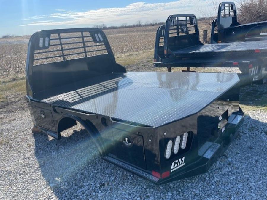 CM SK BED 86" L X 97" W X 57" CA X 42" RUNNERS Image 2