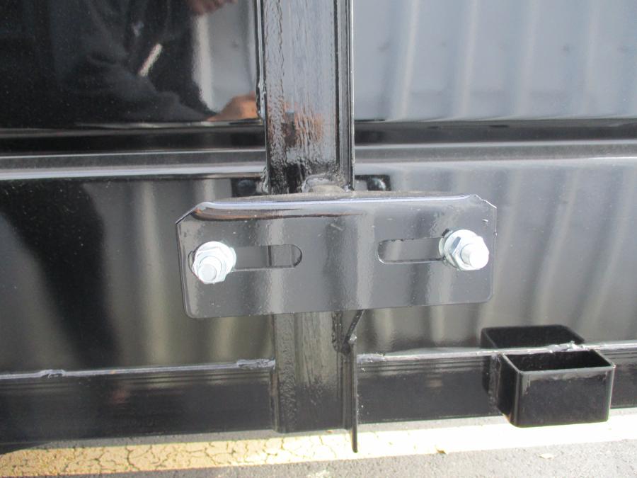 TOP HAT 16X83RA07, 24" SOILD SIDES, 4' RAMP GATE Image 3