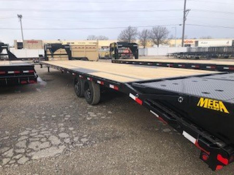 Big Tex 16GN, Gooseneck, 102" x 40', 17.5K, Dovetail, Mega Ramps Image 4