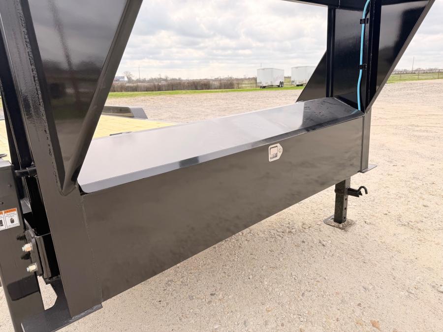 Big Tex 14EH 83" x 24 Tandem Axle Equipment Trailer - Gooseneck Image 6