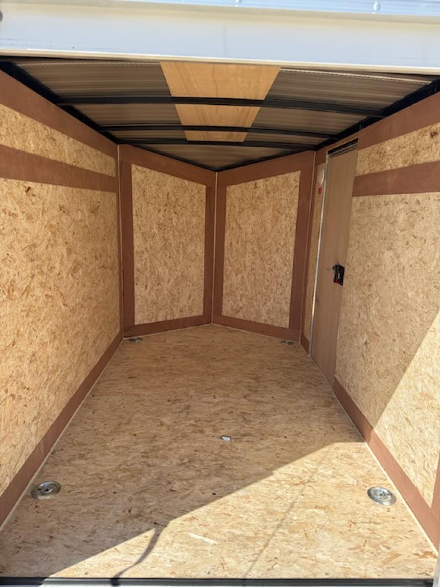5X8C CARRY-ON 5X8 ENCLOSED 3K RD WH Image 4