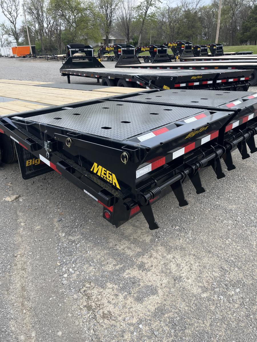 Big Tex 22GN, Gooseneck, 102" x 33', 23.9K, Dovetail, Mega Ramps Image 4