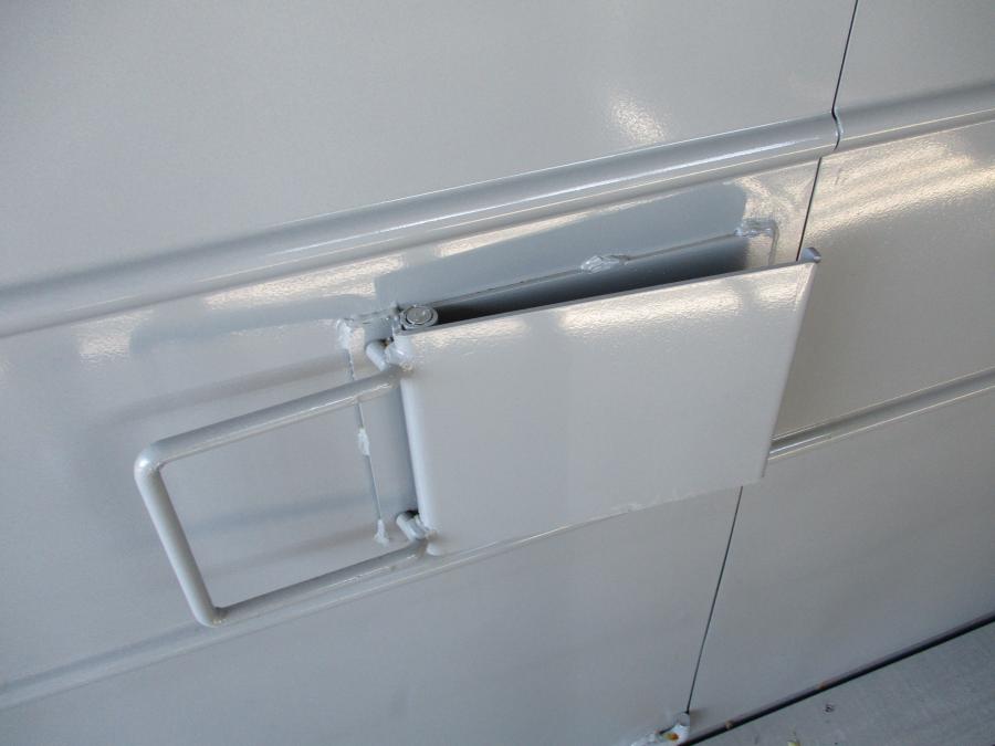 500S 16' LIVESTOCK TRAILER Image 6