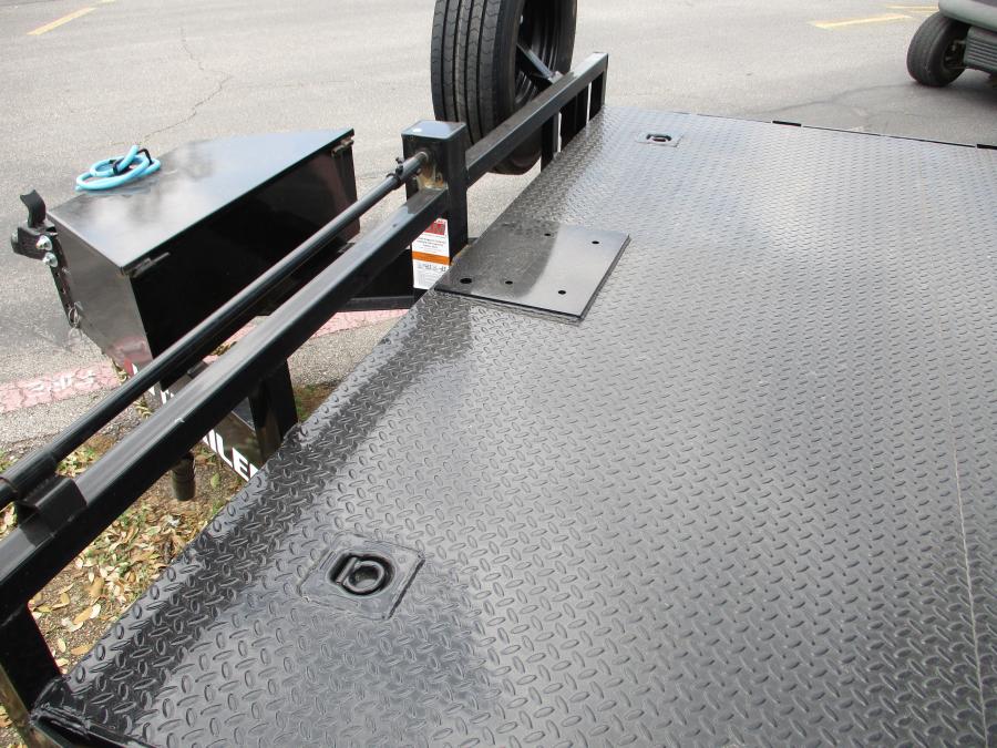 PJ TRAILERS B8J30X102 14K BP SP 14PLY LRG STR DCK TB WP SF 11GA SIR BK Image 3