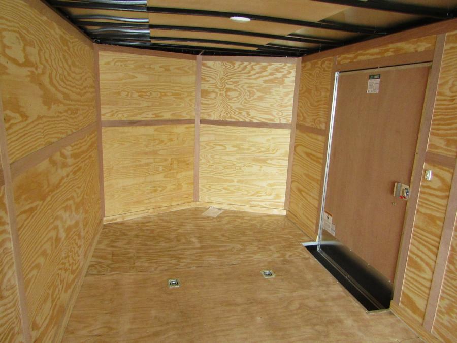 VHW8 85X20 ENCLOSED RAMP DOOR WHITE Image 1